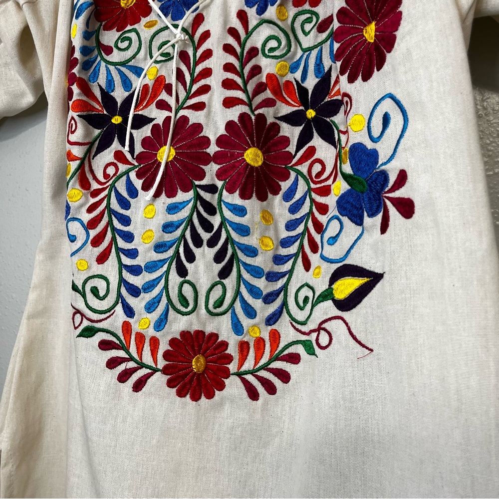 Mexican Embroidered Floral blouse NWOT - Picture 2 of 7